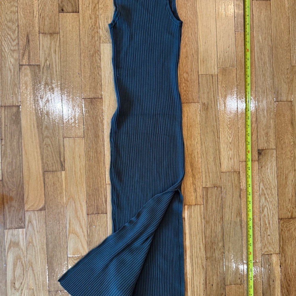 Forever 21 Green Midi Dress with Elegant Silhouette